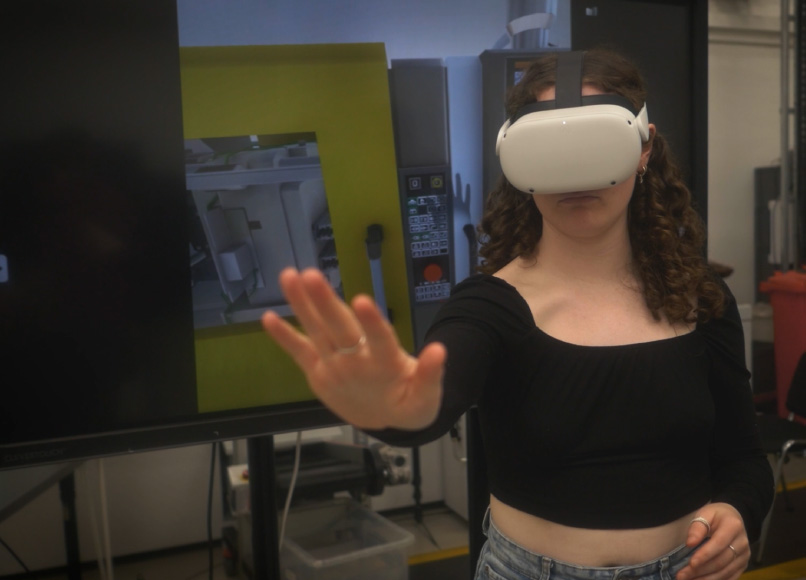 Virtual polymer production machine operations in a VR for manufacturing training environment